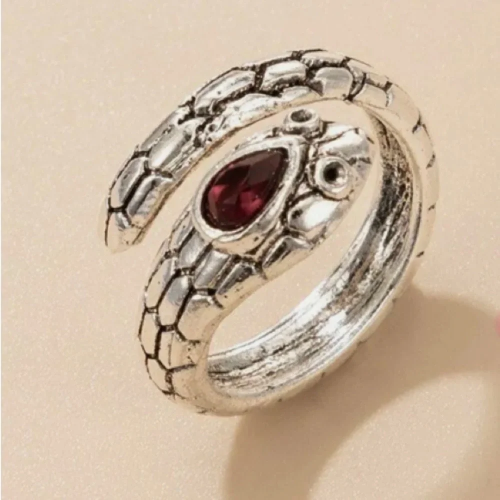 🆕BOHEMIAN WOMENS AND MENS SILVER SNAKE🐍 RING - Picture 1 of 4